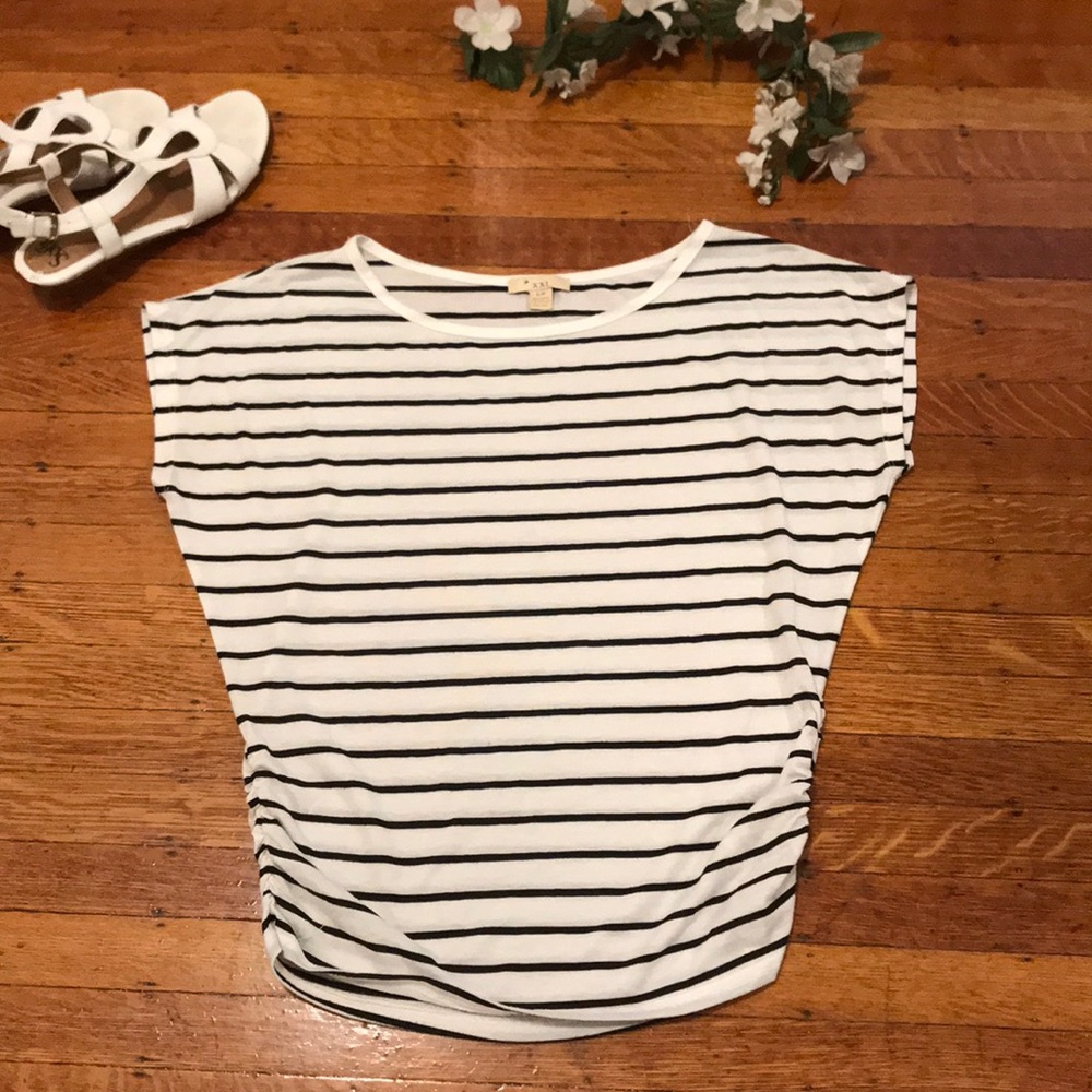 Black and white strip tee shirt